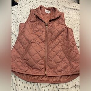 🔥Old Navy Women’s lightweight diamond quilted vest medium